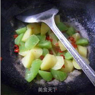 剁椒莴笋炒土豆的做法步骤：13