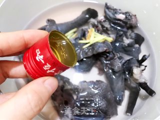 红枣桂圆乌鸡竹荪汤的做法步骤：4
