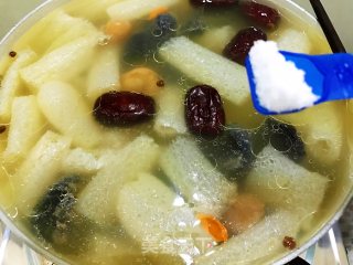 红枣桂圆乌鸡竹荪汤的做法步骤：12