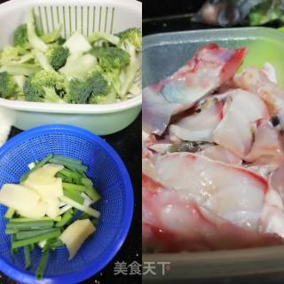 脆肉脘爆炒西兰花的做法步骤：1