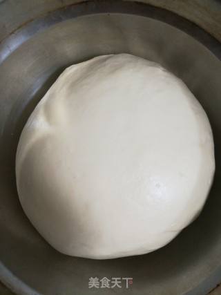 芝葱肉松面包的做法步骤：1