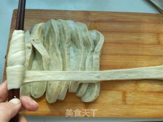 蒜蓉辣酱炒面筋的做法步骤：9