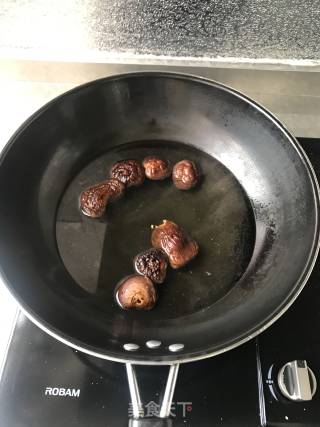 肉末香菇蒸豆腐的做法步骤：1
