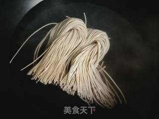 酸辣荞面的做法步骤：3