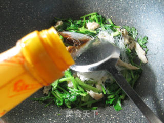 芹菜面筋炒粉丝的做法步骤：5