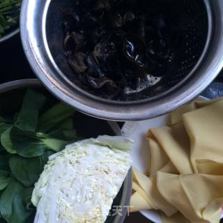 香辣虾饺冒菜的做法步骤：2