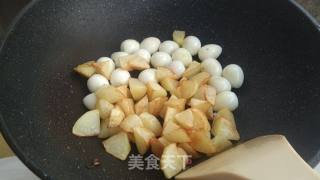 红烧土豆鹌鹑蛋的做法步骤：8