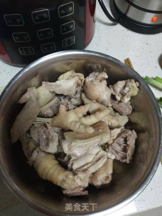 新疆大盘鸡的做法步骤：2