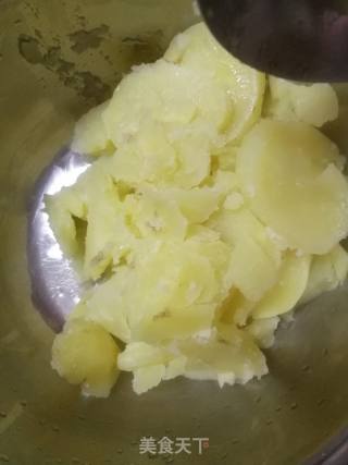 土豆泥的做法步骤：2