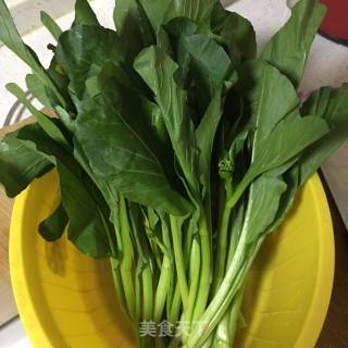 蒜蓉炒菜心的做法步骤：1