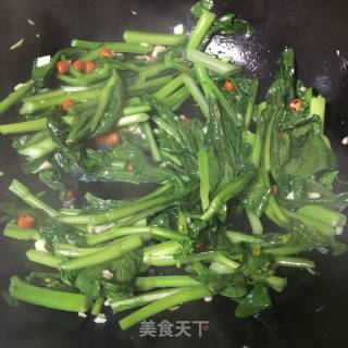 蒜蓉炒菜心的做法步骤：7