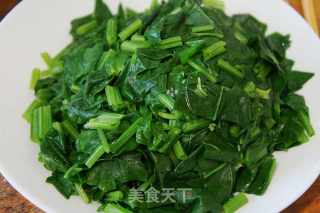 菠菜蛋花汤的做法步骤：3
