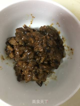 肉酱拌热面的做法步骤：1
