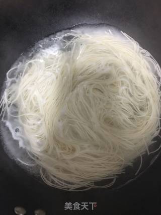 肉酱拌热面的做法步骤：3