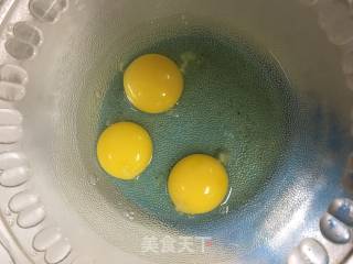 鸡蛋薄饼的做法步骤：1