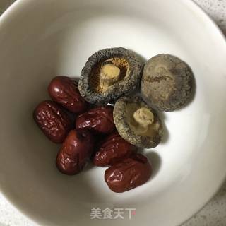 虫草花沙骨汤的做法步骤：3
