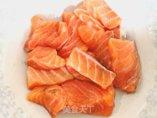 奶油烩三文鱼的做法步骤：1
