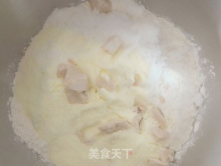 南瓜椰蓉纸杯面包的做法步骤：3