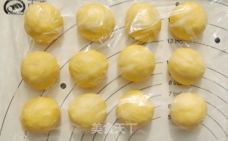南瓜椰蓉纸杯面包的做法步骤：10