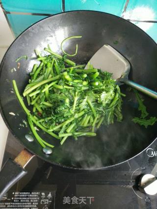 清炒茼蒿的做法步骤：6