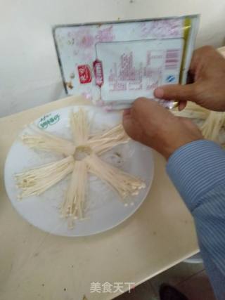 浇汁金针菇的做法步骤：5