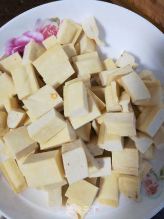 干煸豆干的做法步骤：1
