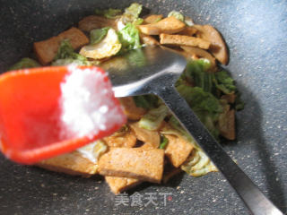 面筋老豆腐烧圆白菜的做法步骤：12