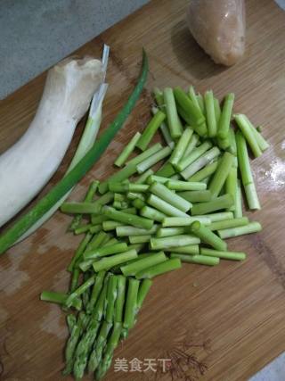 杏鲍菇炒芦笋的做法步骤：3