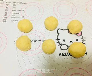 菠萝皮奶酥包的做法步骤：8