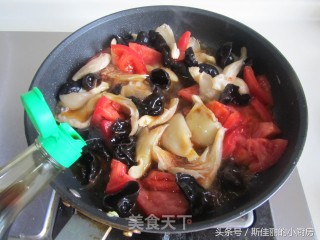 番茄鸡蛋烩玉米面的做法步骤：8