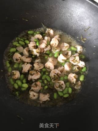 雪菜毛豆炒虾仁的做法步骤：7