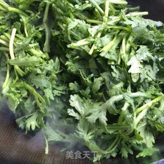 清炒茼蒿的做法步骤：3