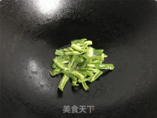 胡萝卜炒山药的做法步骤：3