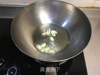 虾皮茼蒿的做法步骤：4