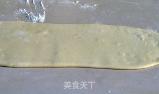 双色螺纹花卷的做法步骤：3