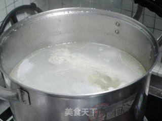 云吞面的做法步骤：1
