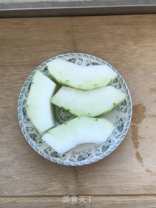 羊肉丸子冬瓜汤的做法步骤：1