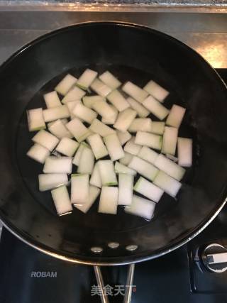 羊肉丸子冬瓜汤的做法步骤：3
