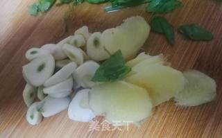 蒜蓉豌豆苗(尖)的做法步骤：2
