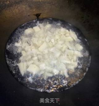 酸辣藕丁炒蚬肉的做法步骤：3