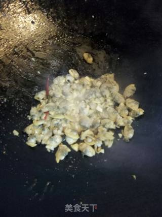 酸辣藕丁炒蚬肉的做法步骤：5