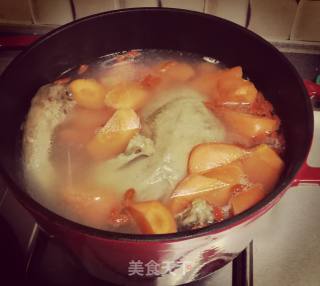 红萝卜鸭汤的做法步骤：2