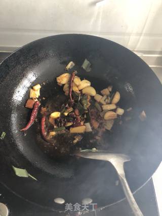 黄焖鸡的做法步骤：4
