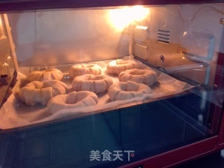 椰香豆沙面包圈的做法步骤：9