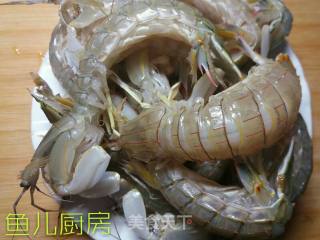 椒盐濑尿虾段──鱼儿厨房私房菜的做法步骤：4