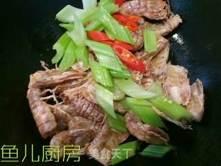 椒盐濑尿虾段──鱼儿厨房私房菜的做法步骤：14