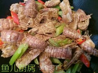 椒盐濑尿虾段──鱼儿厨房私房菜的做法步骤：16