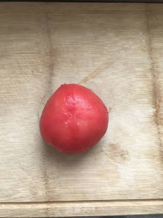 西红柿金针菇蛋花汤的做法步骤：2
