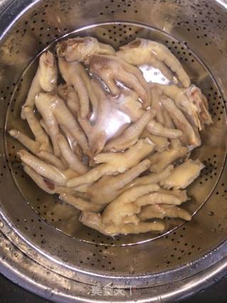 红烧凤爪的做法步骤：2