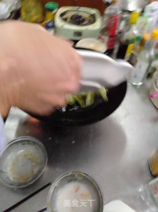 香菜甘兰的做法步骤：1